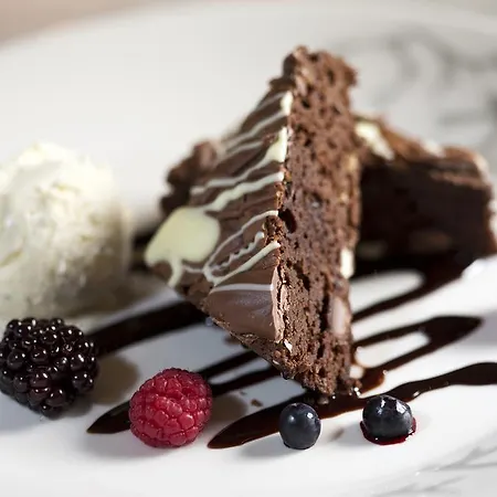 מלון Glass